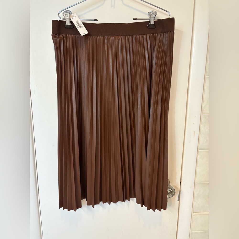 NWT Brown faux leather pleated skirt